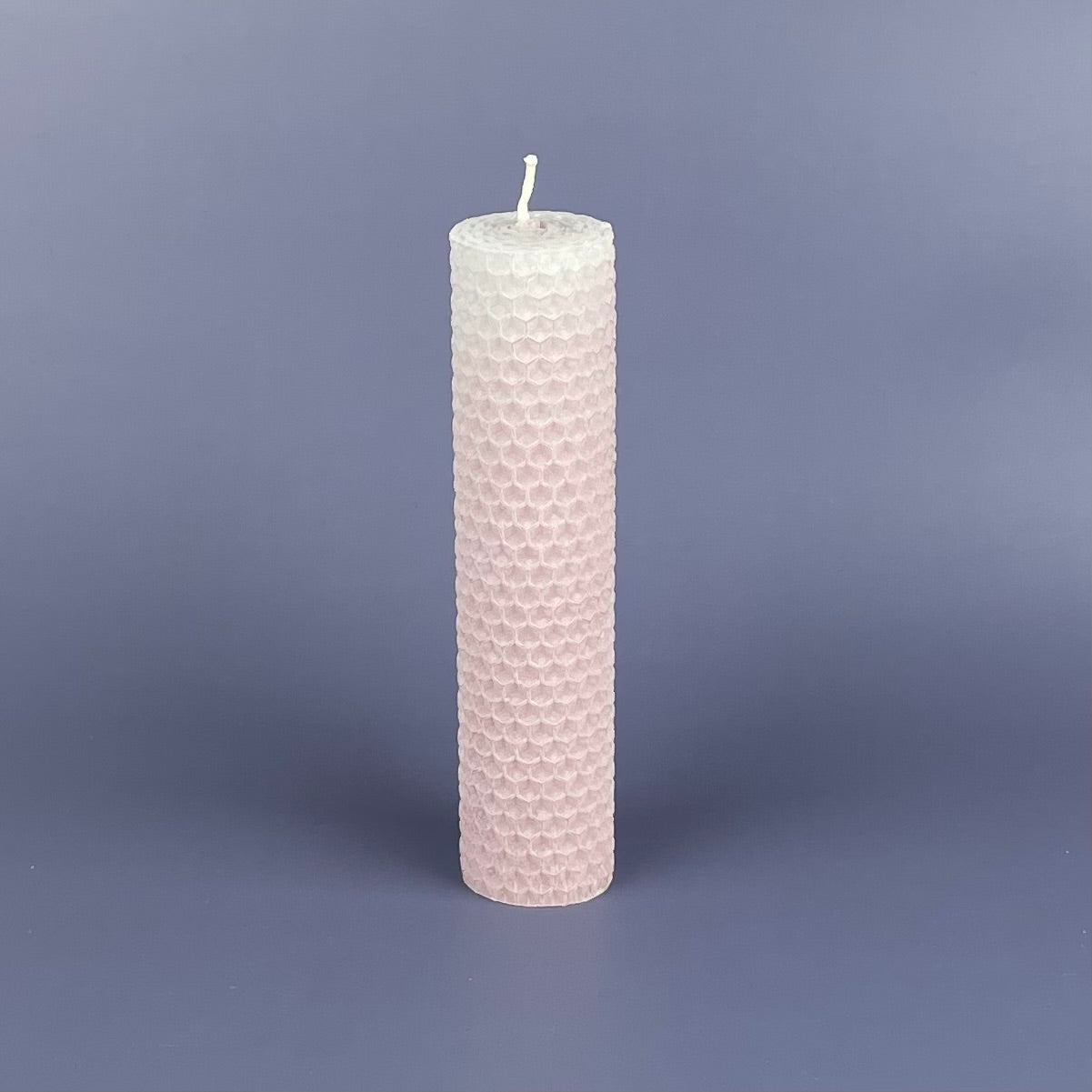 Bienenwachskerze Wabe Hellrosa Farbverlauf (M)