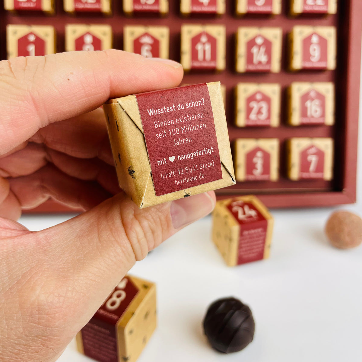 Detailansicht unseres Adventskalender Honigpralinen 
