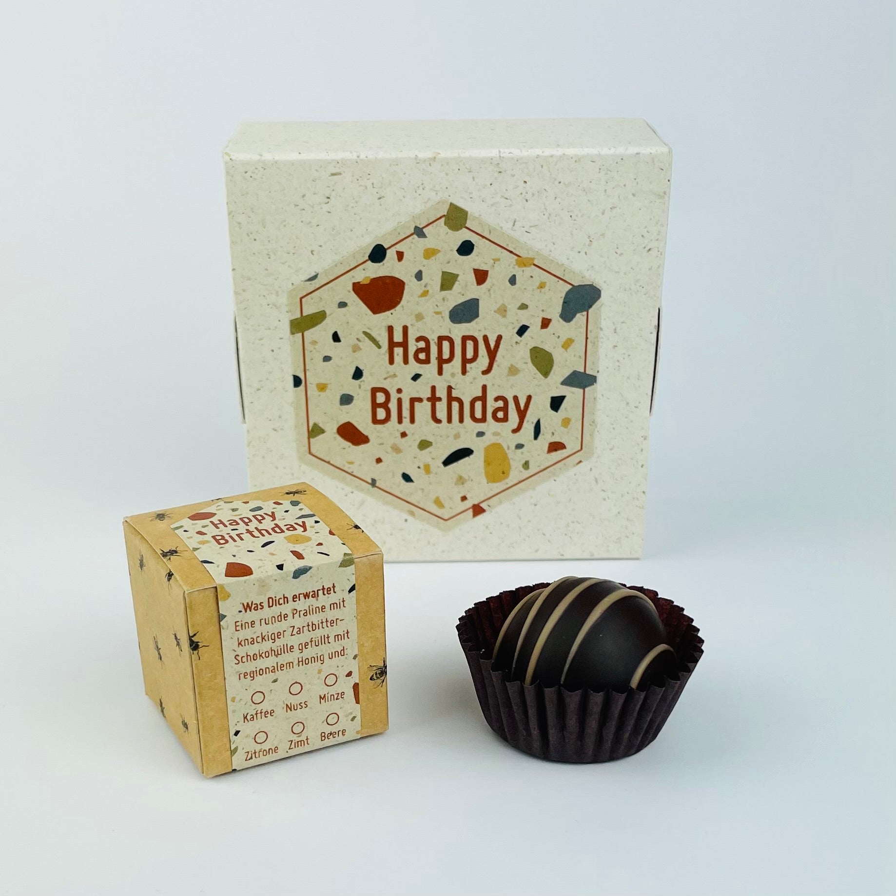 Honigpralinen mit Botschaft Happy Birthday in Terrazzo Optik
